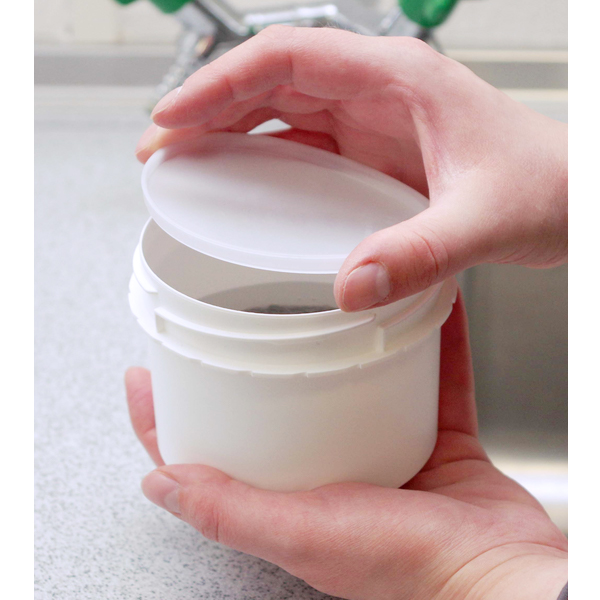 Plastic beaker